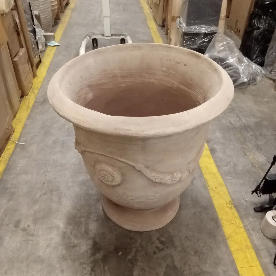 APPLEDORE PLANTER 68cm TERRACOTTA