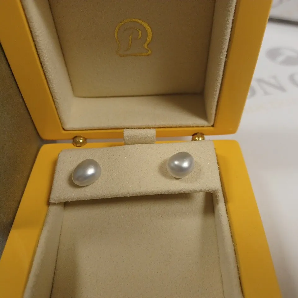 BOXED PAIR OF PASPALEY PEARL EARRINGS