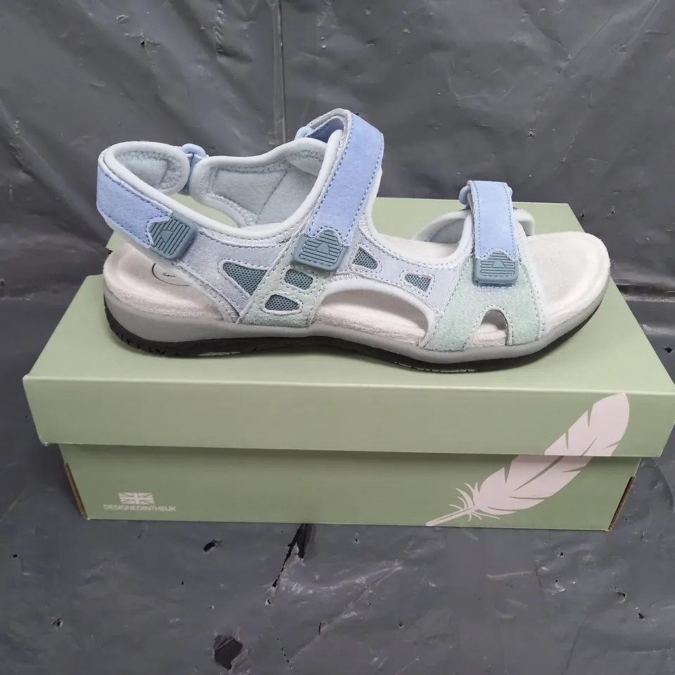 BOXED PAIR OF WOMENS ZEAL MULTI SANDALS SIZE 6
