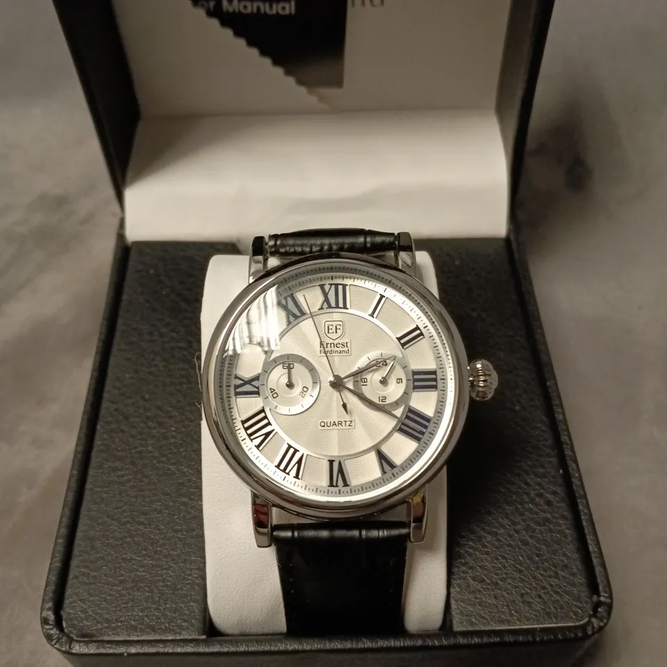 ERNEST FERDINAND QUARTZ WRISTWATCH – SILVER DIAL, ROMAN NUMERALS, BLACK LEATHER STRAP (BOXED)