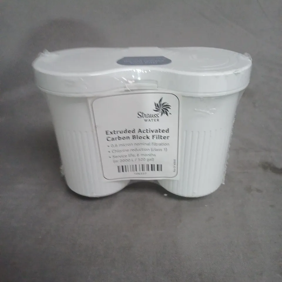 APPROXIMATELY 15 ASSORTED HOUSEHOLD ITEMS INCLUDING CARBON BLOCK FILTER , CAT EYE USB AND PICTURE HANGERS