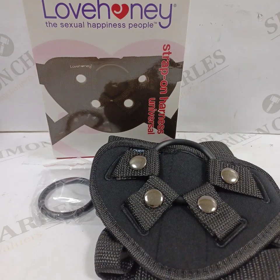 BOXED LOVEHONEY STRAP ON UNIVERSAL HARNESS 