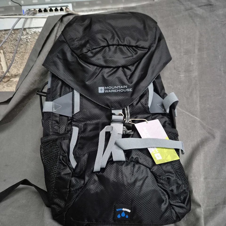 MOUNTAIN WAREHOUSE BACKPACK DAYPACK – BLACK