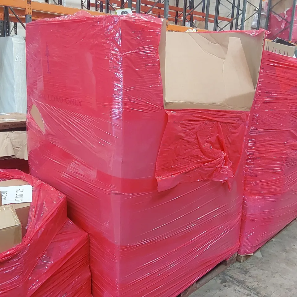 PALLET OF ASSORTED ITEMS INCLUDING: TELESCOPIC LADDERS, FAN LIGHT, RETRACTABLE GATE, RUG ECT