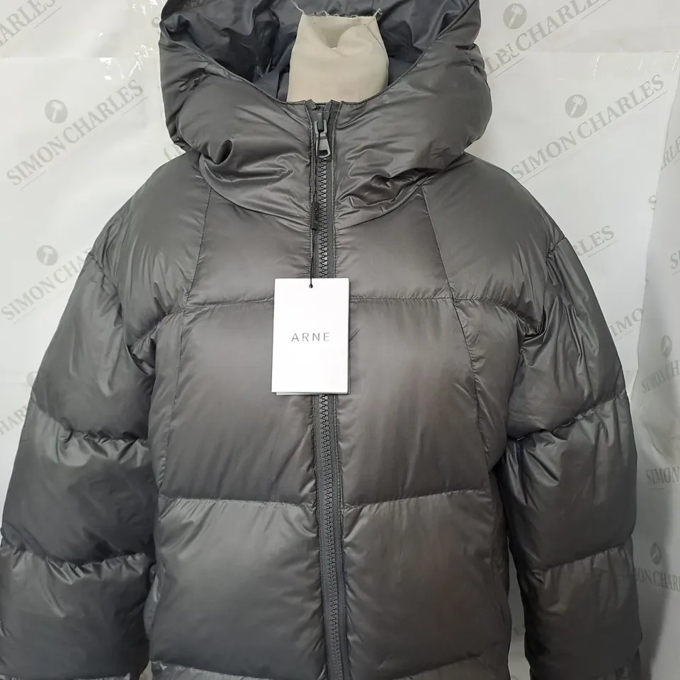 ARNE NYLON SHORT DOWN JACKET SIZE M