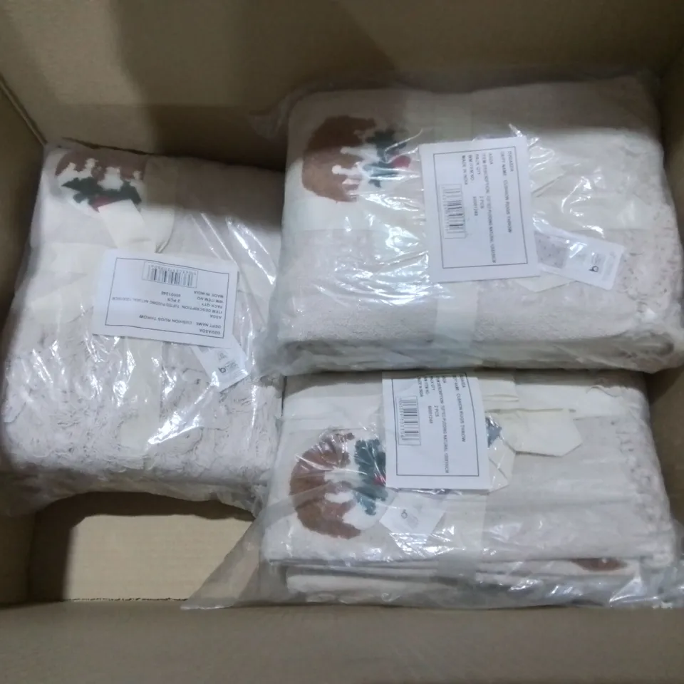 LOT OF 13 ASSORTED SEASONAL HOME FABRIC ITEMS TO INCLUDE 4X PUDDING THEMED THROWS, PENGUIN BEDDING AND FILLED CUSHION