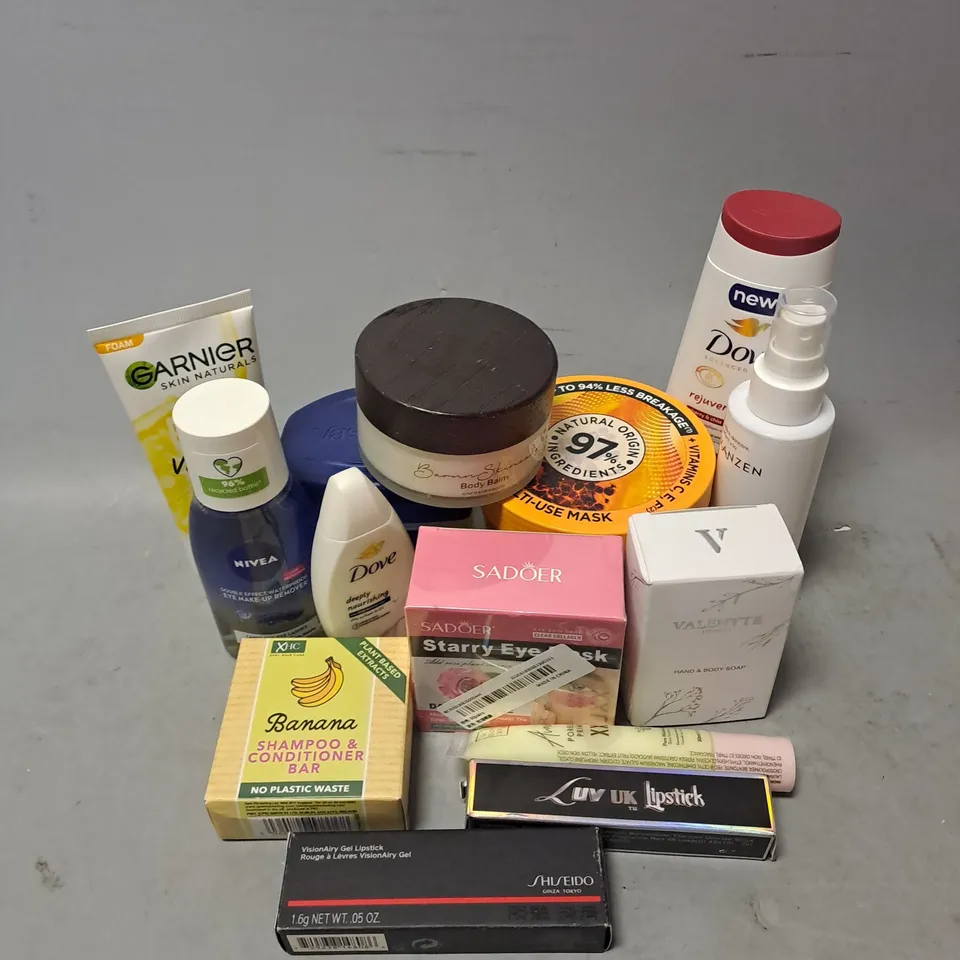 APPROXIMATELY 20 ASSORTED COSMETIC PRODUCTS TO INCLUDE - BARNN BODY BALM - DOVE REJUVINATING BODY WASH - GARNIER PAPAYA HAIR FOOD - ETC