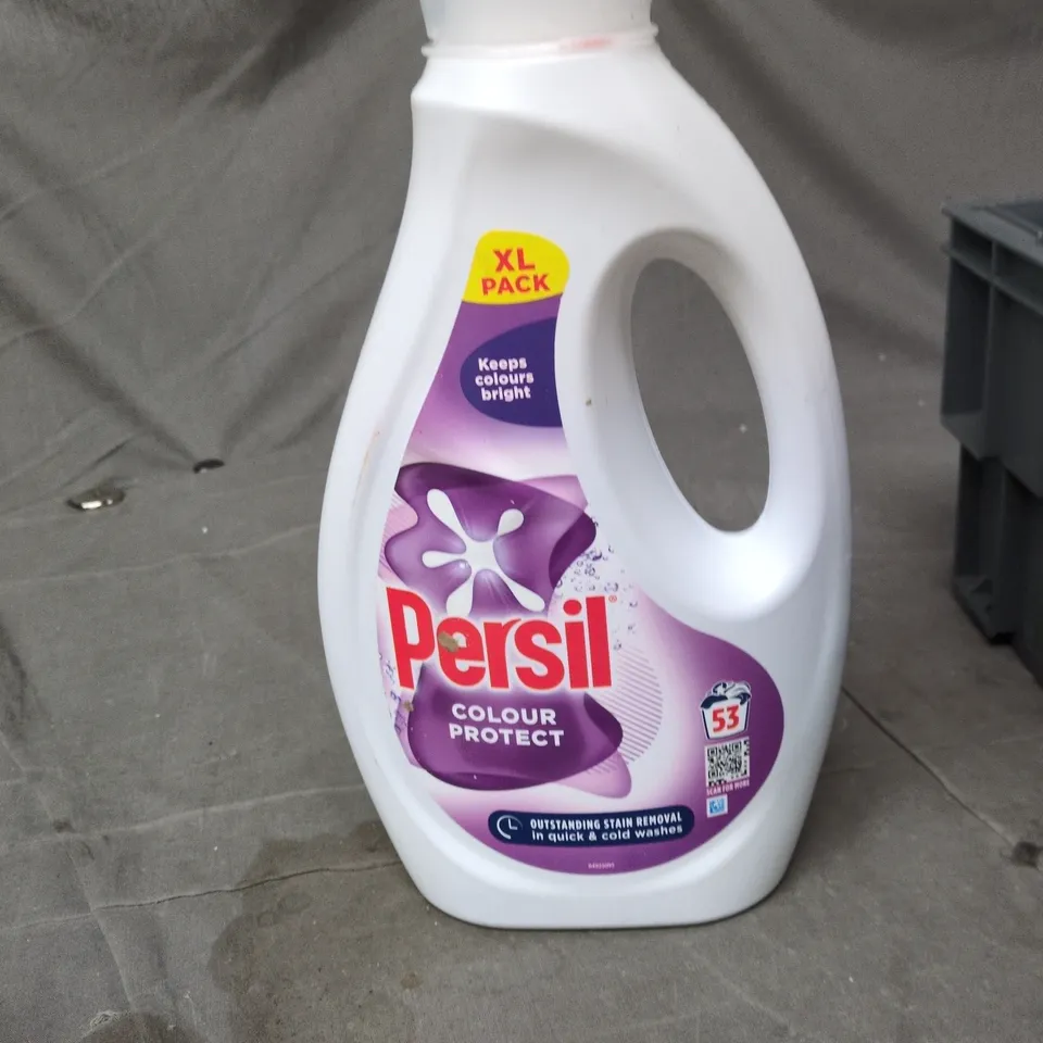 TOTE OF APPROXIMATELY 6 ASSORTED LIQUID ITEMS TO INCLUDE: PERSIL COLOUR PROTECT LIQUID DETERGENT