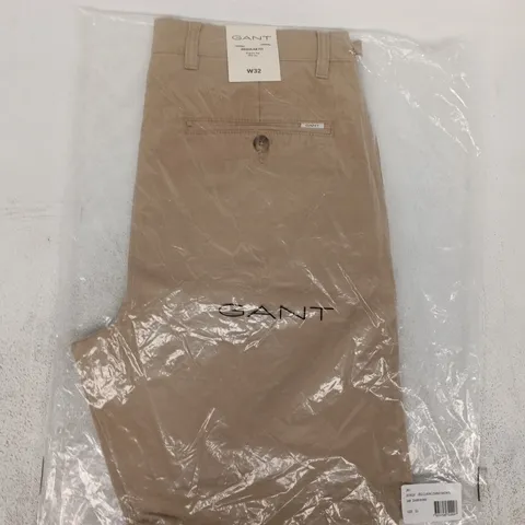 BAGGED GANT REGULAR FIT CLASSIC CHINO SHORTS IN DARK KHAKI SIZE 32