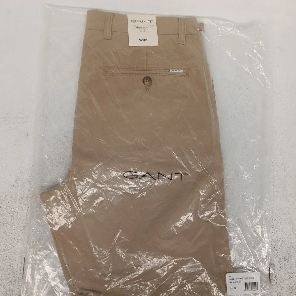 BAGGED GANT REGULAR FIT CLASSIC CHINO SHORTS IN DARK KHAKI SIZE 32