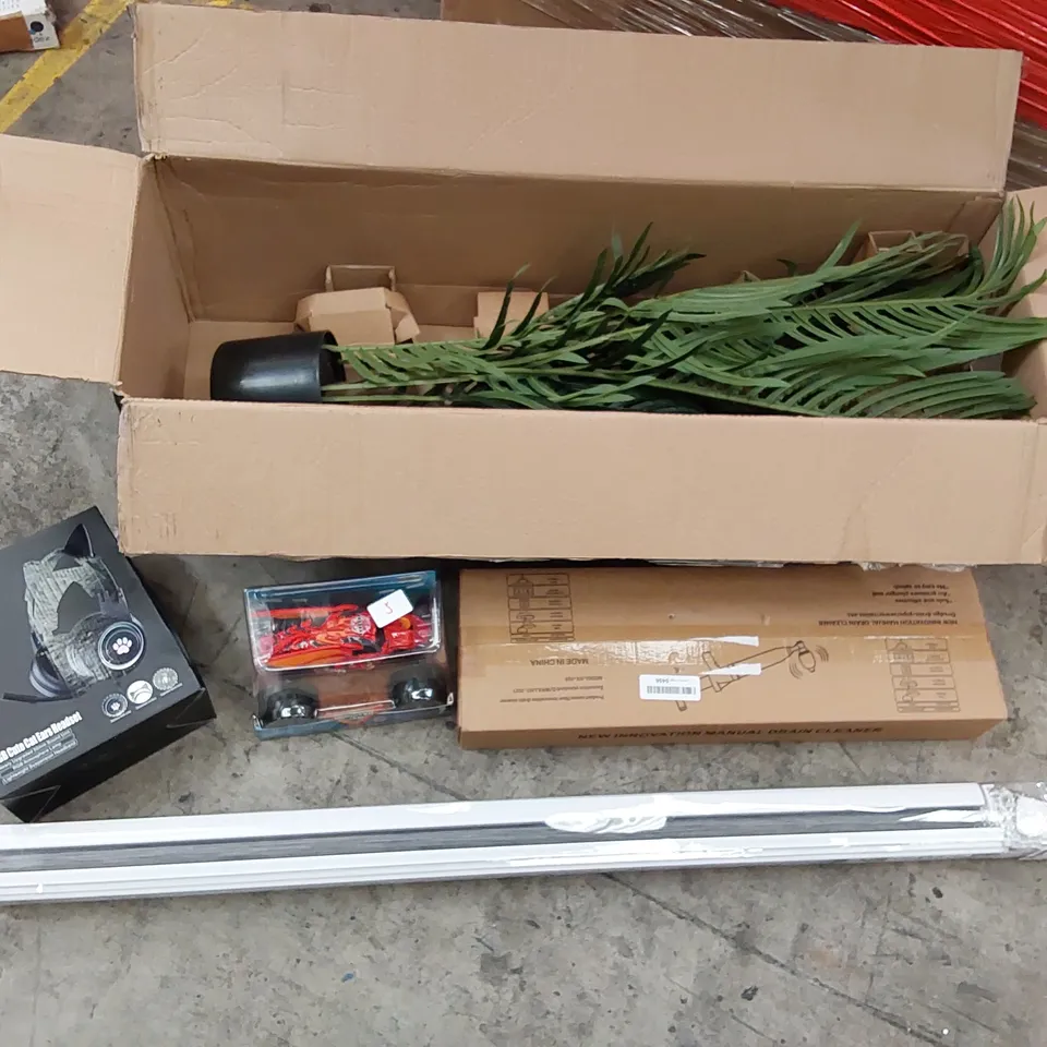 PALLET OF ASSORTED ITEMS INCLUDING: ROLLER BLINDS, ARTIFICIAL PLANT, GAMING HEADSET, TOY MONSTER TRUCK, DRAIN CLEANER