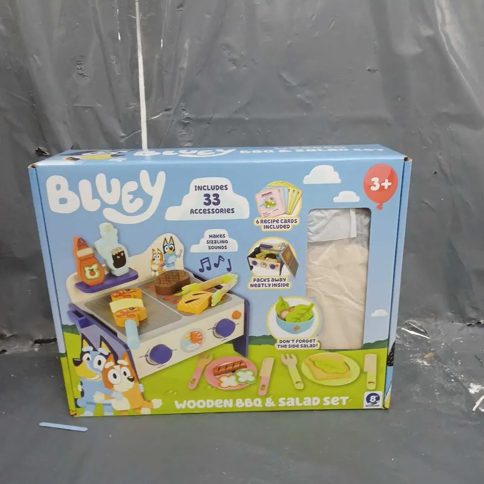 BOXED BLUEY WOODEN BBQ AND SALAD SET