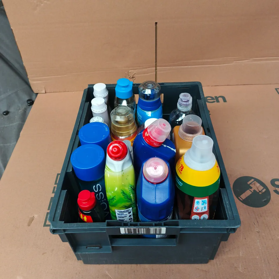 TOTE OF APPROXIMATELY 15 ASSORTED LIQUIDS TO INCLUDE: EXTRA LARGE ELBOW GREASE 