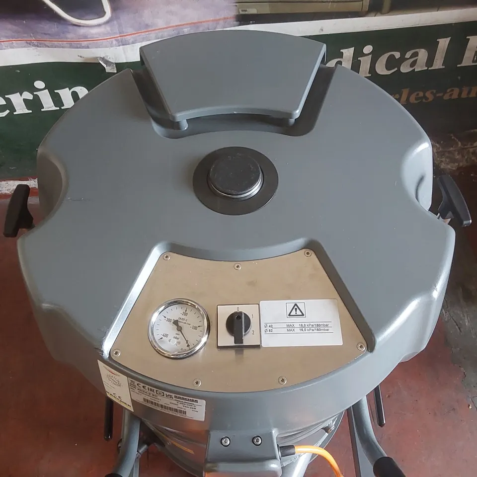 EX-DEMO KÄRCHER IVR 40/24-2 S/N 20260 INDUSTRIAL VACUUM CLEANER