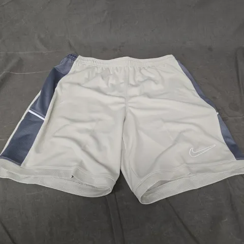 NIKE MEN'S SHORTS β GREY WITH NAVY SIDE PANELS β SIZE M
