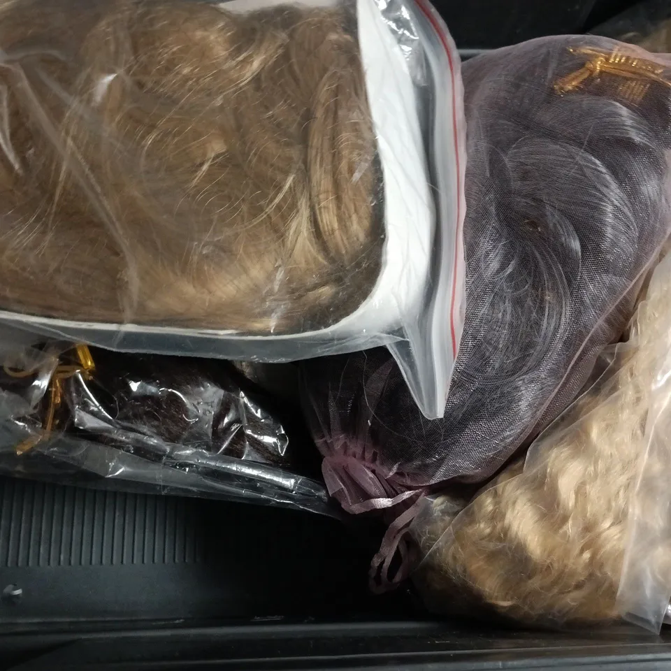 APPROXIMATELY 5 ASSORTED COSMETIC ITEMS TO INCLUDE ALWAYS PADS, HAIR STRAIGHTENING BRUSH, ETC - COLLECTION ONLY