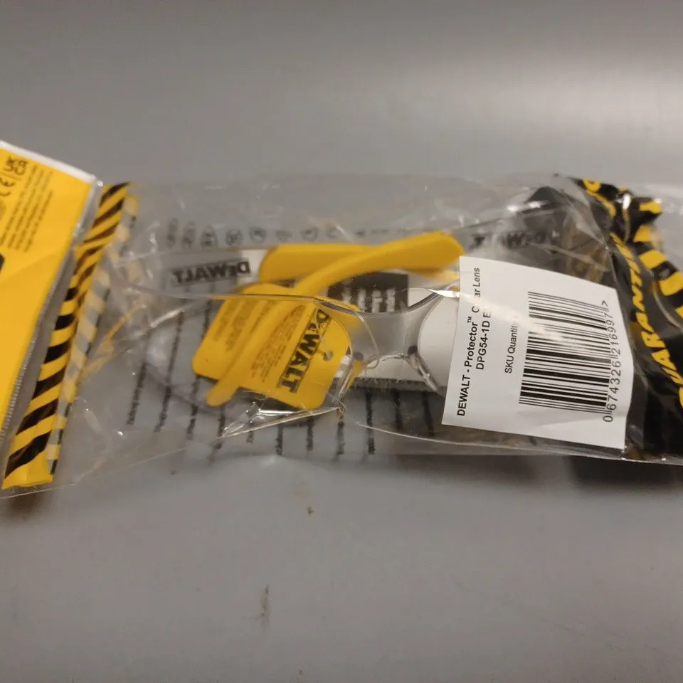 SEALED DEWALT PROTECTOR SAFETY GLASSES