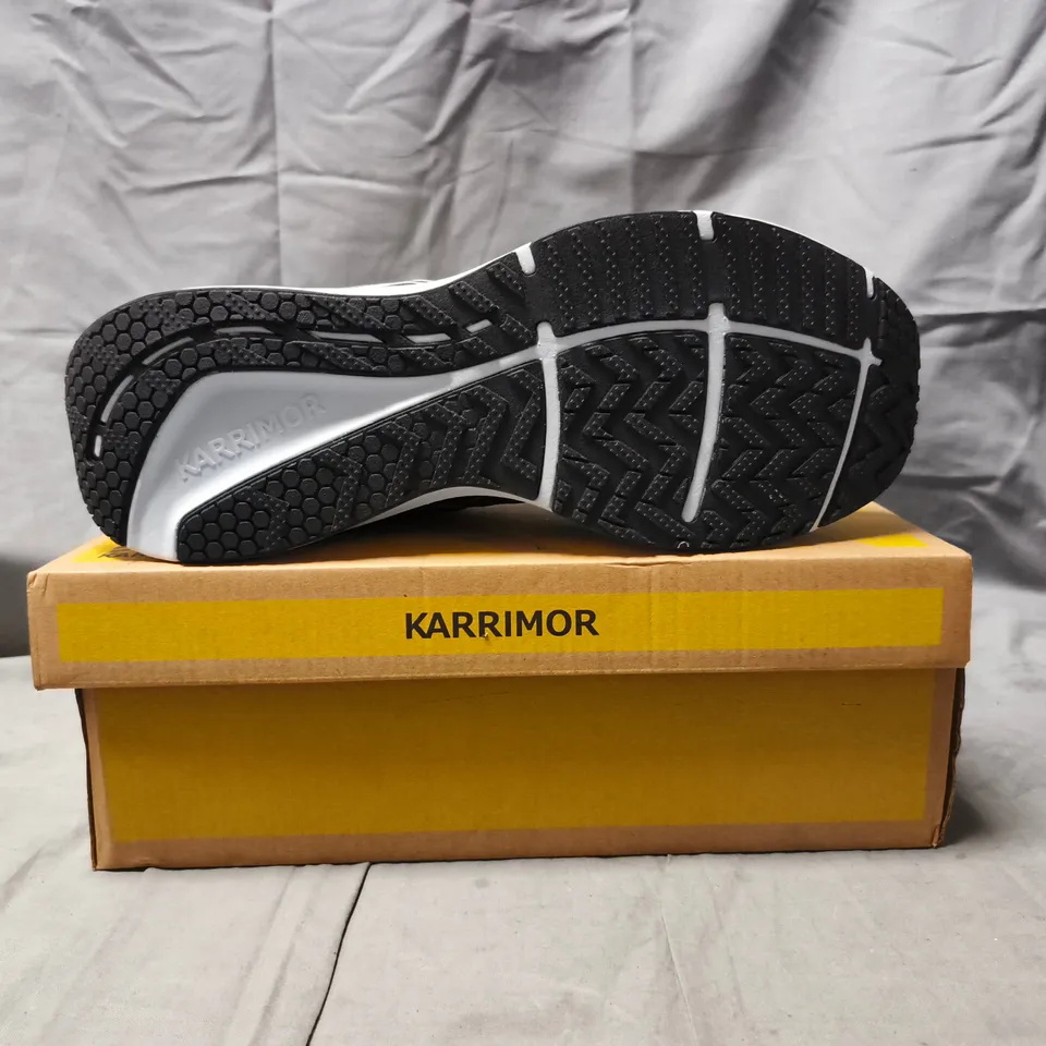BOXED PAIR OF KARRIMOR RAPID 5 TRAINERS IN BLACK SIZE UK 8.5