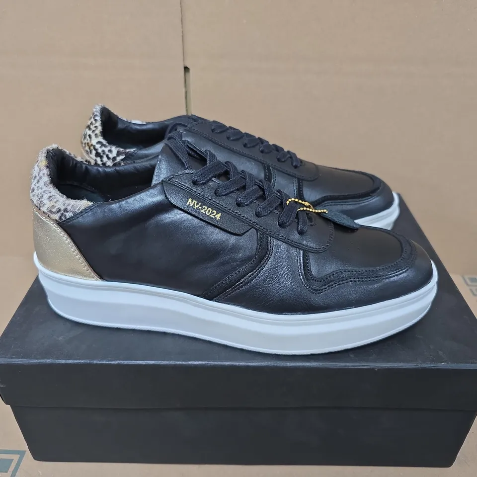 BOXED PAIR OF KAI NV TRAINERS IN BLACK - SIZE 6