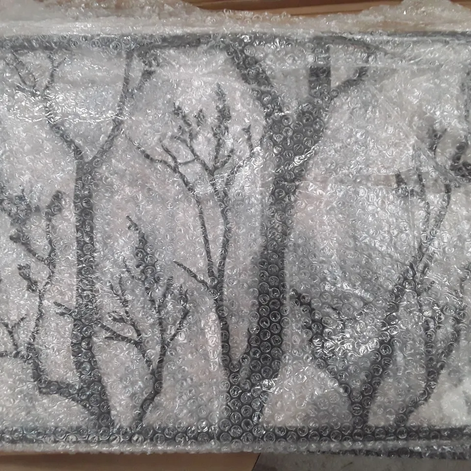 BOXED WALL DECOR ON METAL 