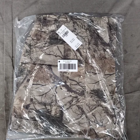 BAGGED HOLLISTER BAGGY PULL-ON CAMO UTILITY PANTS SIZE LARGE