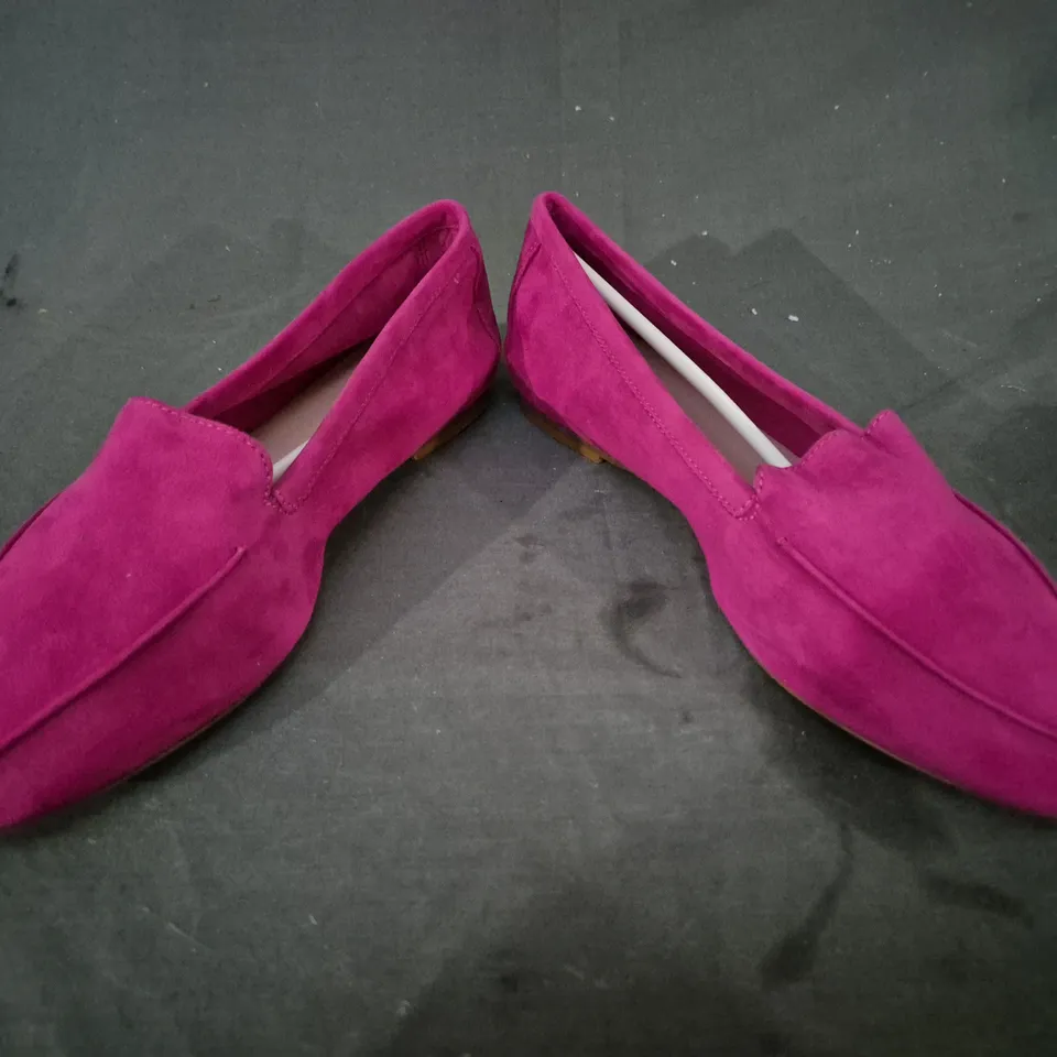 BOXED PAIR OF CALZAIUOLI TOSCANI SLIP-ON SHOES IN PINK EU SIZE 41