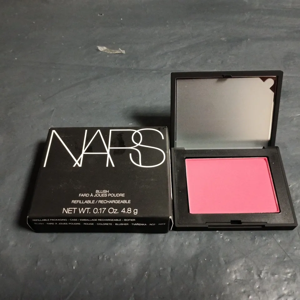 NARS BLUSH – REFILLABLE POWDER COMPACT, PINK