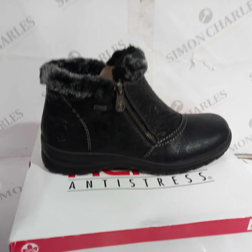 BOXED RIEKER ANTISTRESS FUR CUFF ANKLE BOOTS, BLACK - SIZE 7.5 