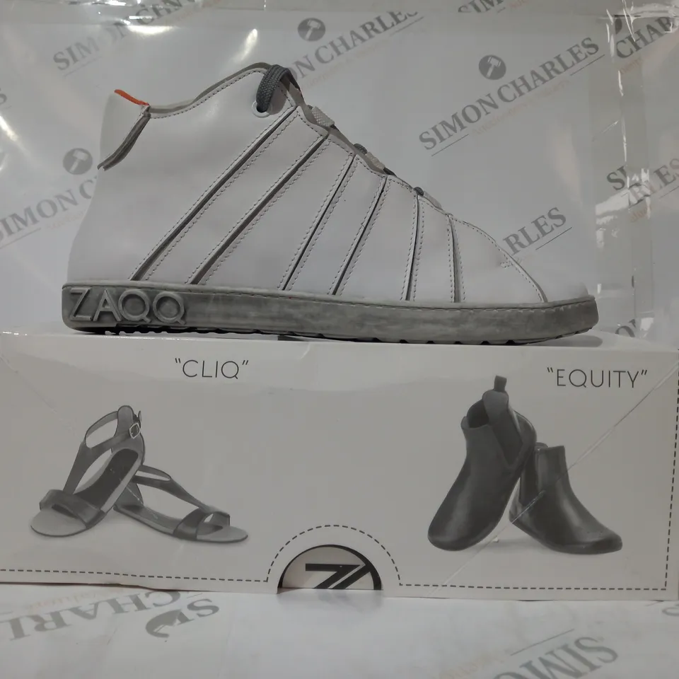 BOXED PAIR OF ZAQQ BAREFOOT SHOES IN WHITE EU SIZE 43