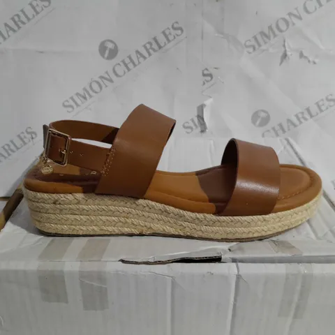 BOXED PAIR OF DUNE WEDGE SANDALS IN SIZE 6