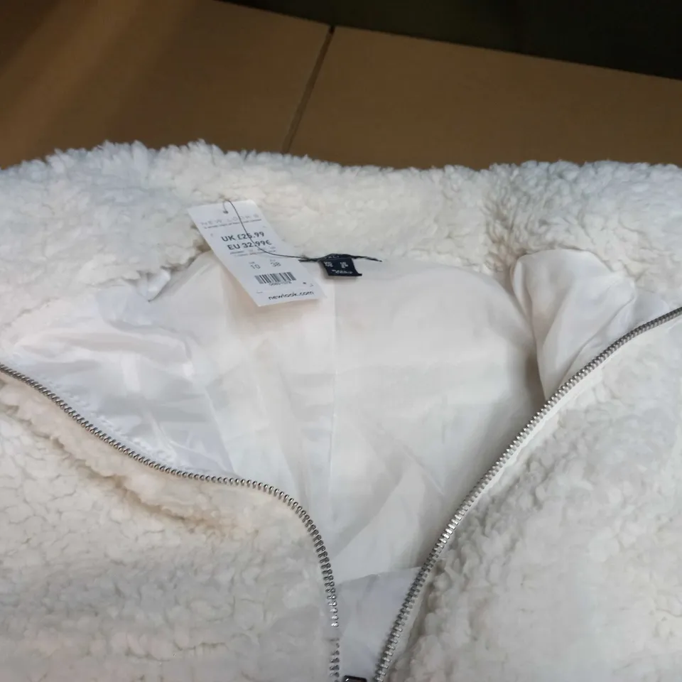 NEW LOOK WHITE BORG ZIPPED THOUGH JACKET - SIZE 10