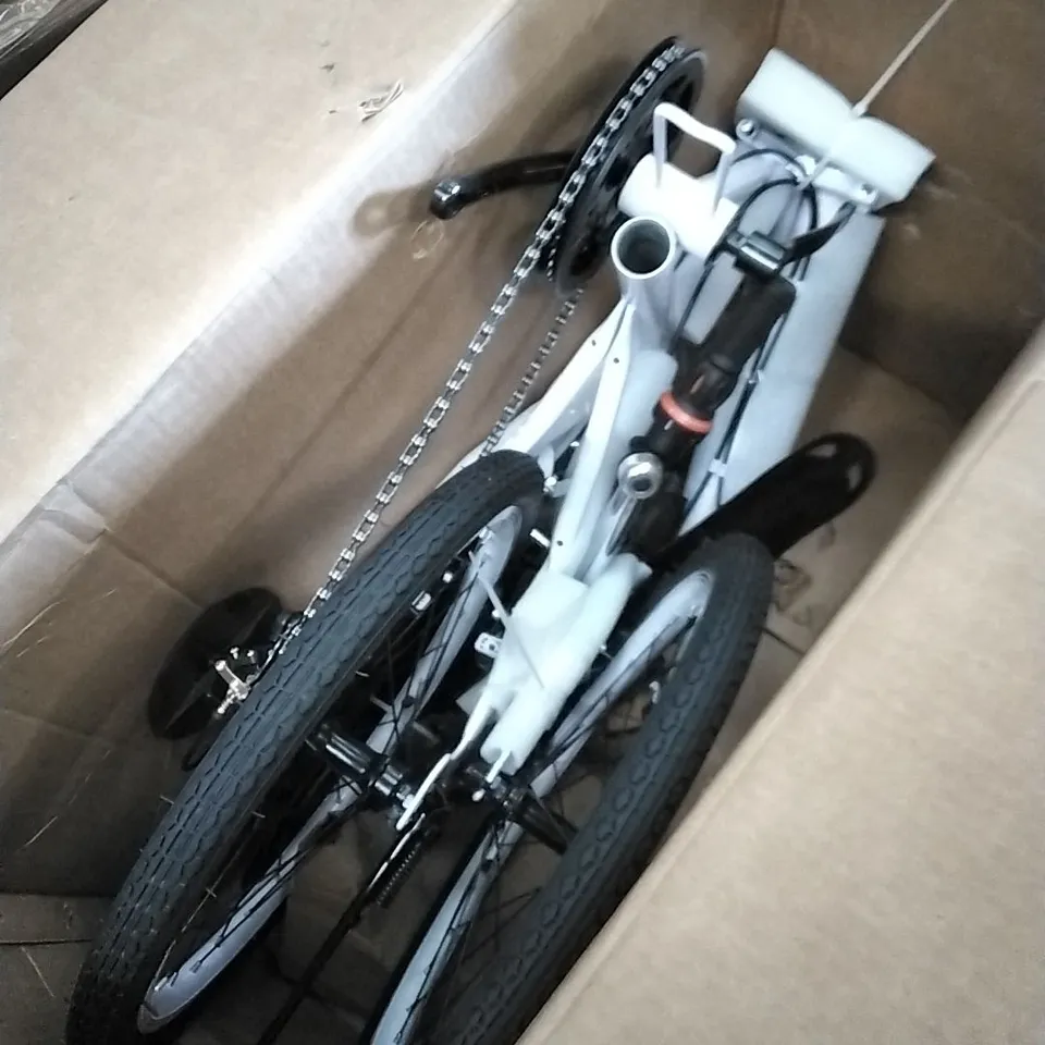 BOXED KIDS BICYCLE - WHITE