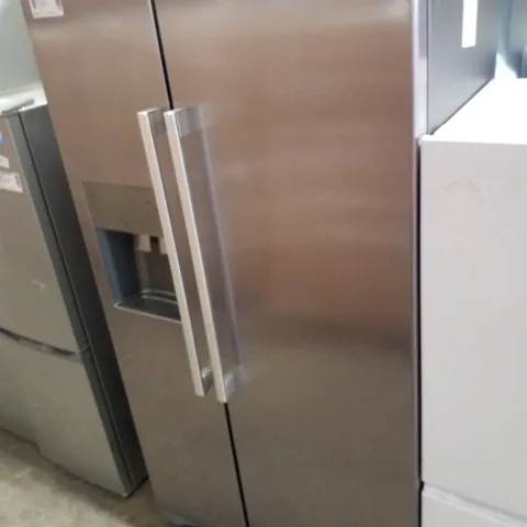 SAMSUNG RS50N3513SL FREESTANDING AMERICAN FRIDGE FREEZER - UNPROCESSED RAW RETURN