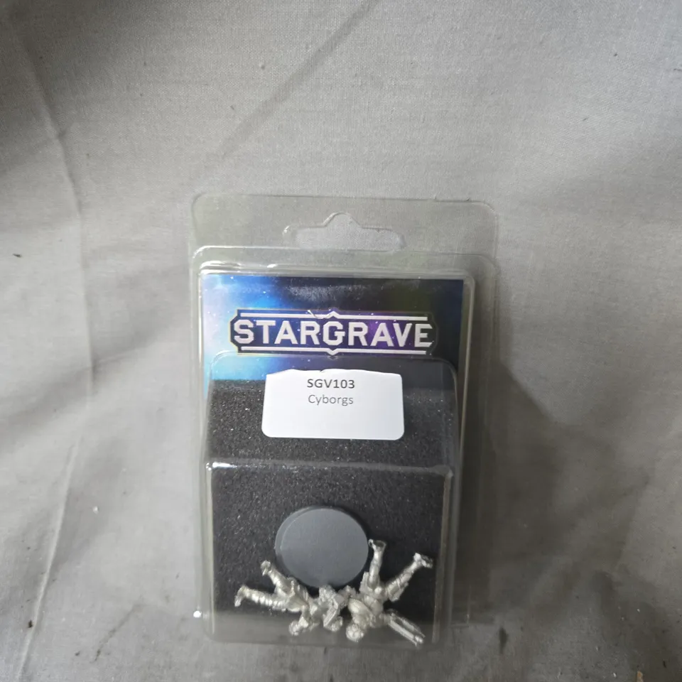 STARGRAVE MINIATURES ASSORTMENT: CYBORGS (SGV103), ROBOTICS EXPERTS 2 (SGV110) & INVESTIGATORS (SGV117) 