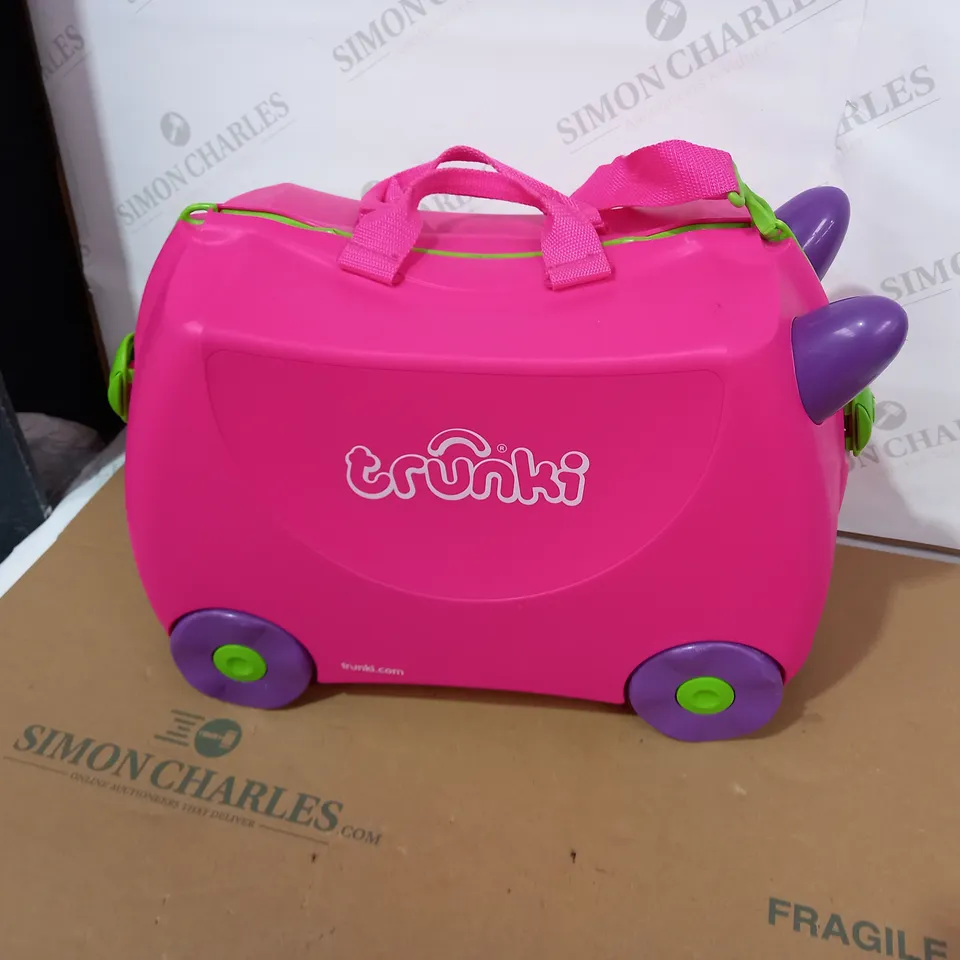 TRUNKI PULL ALONG SUITCASE