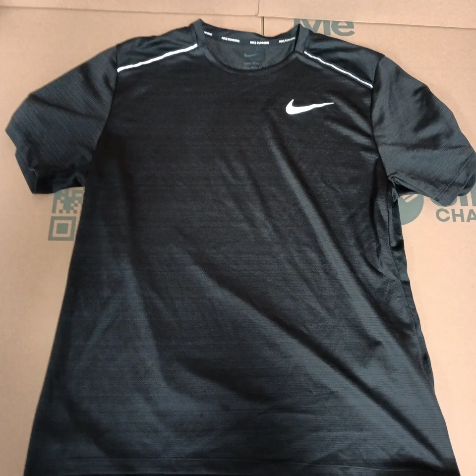 NIKE RUNNING TEE IN BLACK - LARGE