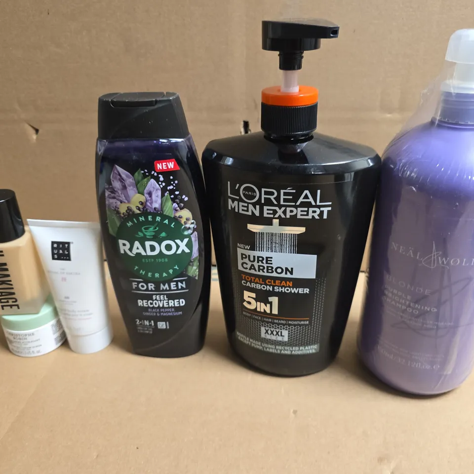 APPROXIMATELY 15 ASSORTED HEALTH & BEAUTY PRODUCTS TO INCLUDE RADOX, LOREAL AND NEAL WOLF 