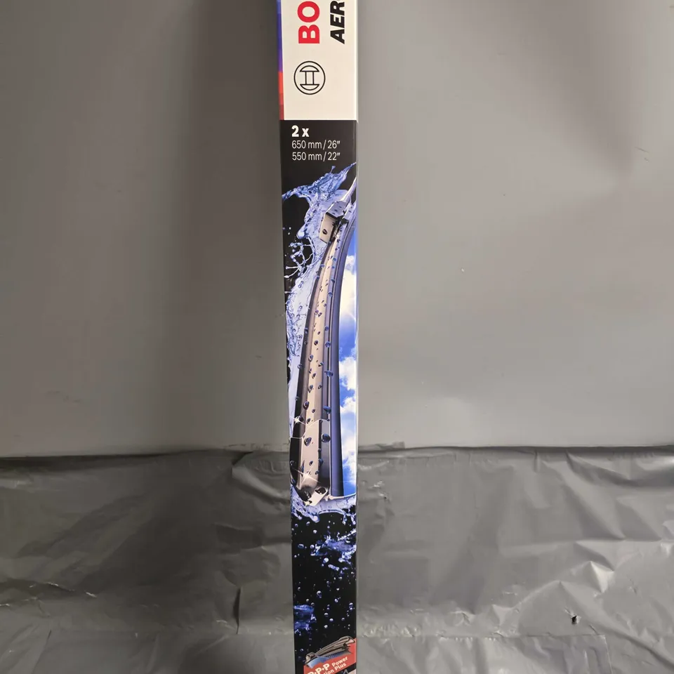 BOXED PAIR OF BOSCH AEROTWIN A 225 S WINDSCREEN WIPERS - 26" + 22"