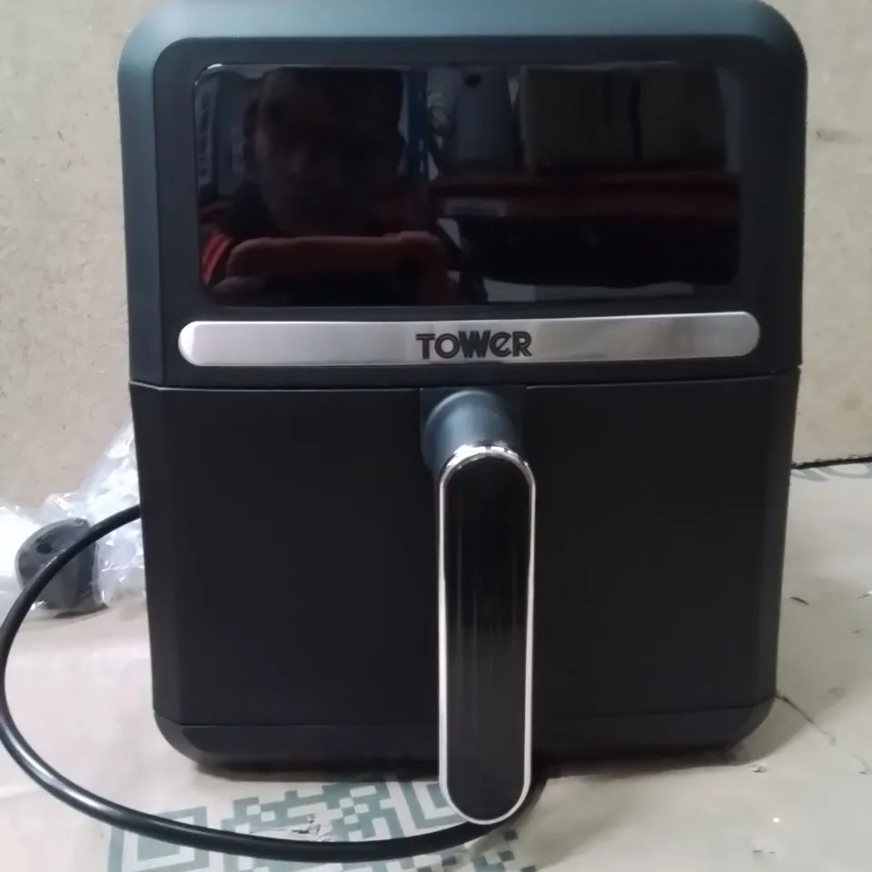 BOXED TOWER T17186 VORTEX 5L AIR FRYER WITH DIGITAL COLOUR DISPLAY