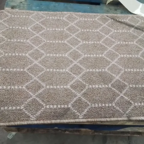 QUALITY DESIGNER AREA RUG - APPROXIMATELY 75X50CM
