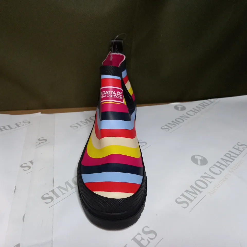 REGATTA LADY HARPER BOOTS SIZE 5