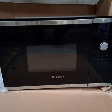 UNBOXED BOSCH MICROWAVE OVEN – MODEL BFL523MS0B (TM820HUBF)