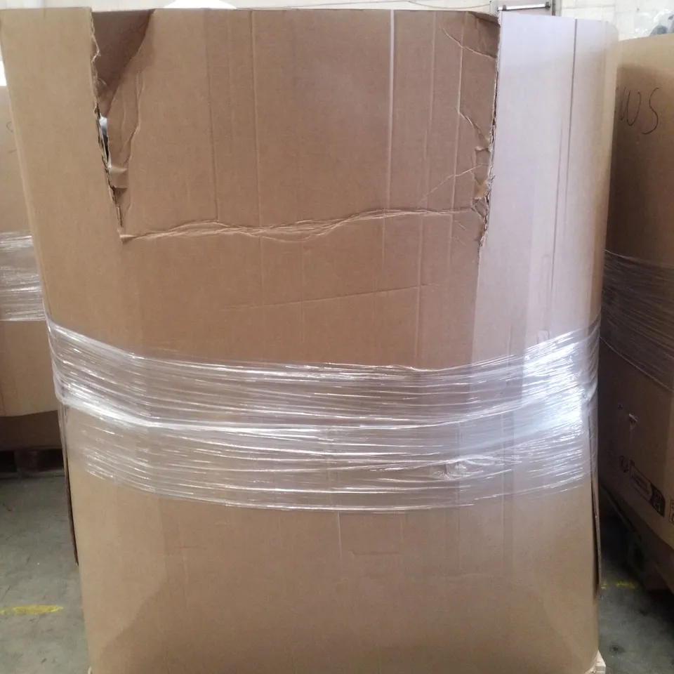 PALLET CONTAINING ASSORTED GARDEN HOSES & INFLATABLES