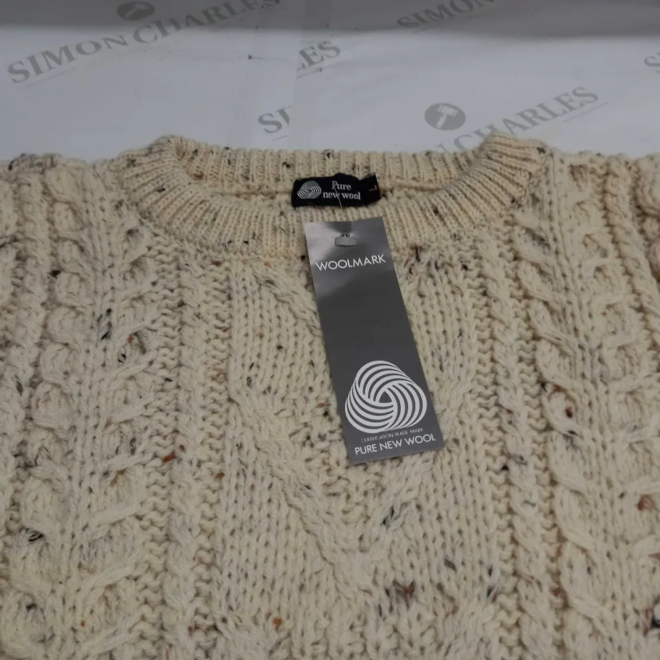 LOT OF 10 PURE NEW WOOL CREW NECK JUMPERS - L