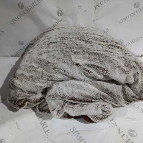 BOXED COZEE HOME LUXURY HEATED THROW IN NEUTRAL/BROWN
