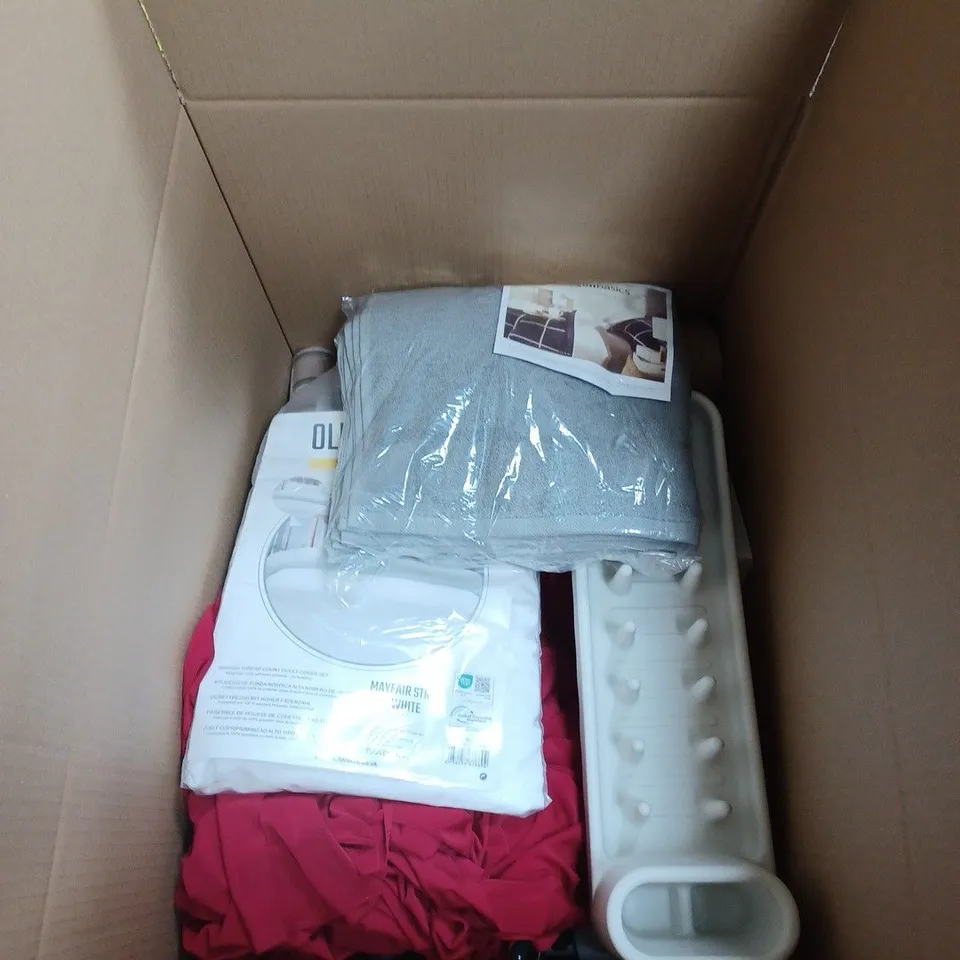 APPROXIMATELY 15 HOUSEHOLD ITEMS TO INCLUDE AN ELEPHANT FOOTSTOOL, BEDDING AND SILVER VOILE PANELS