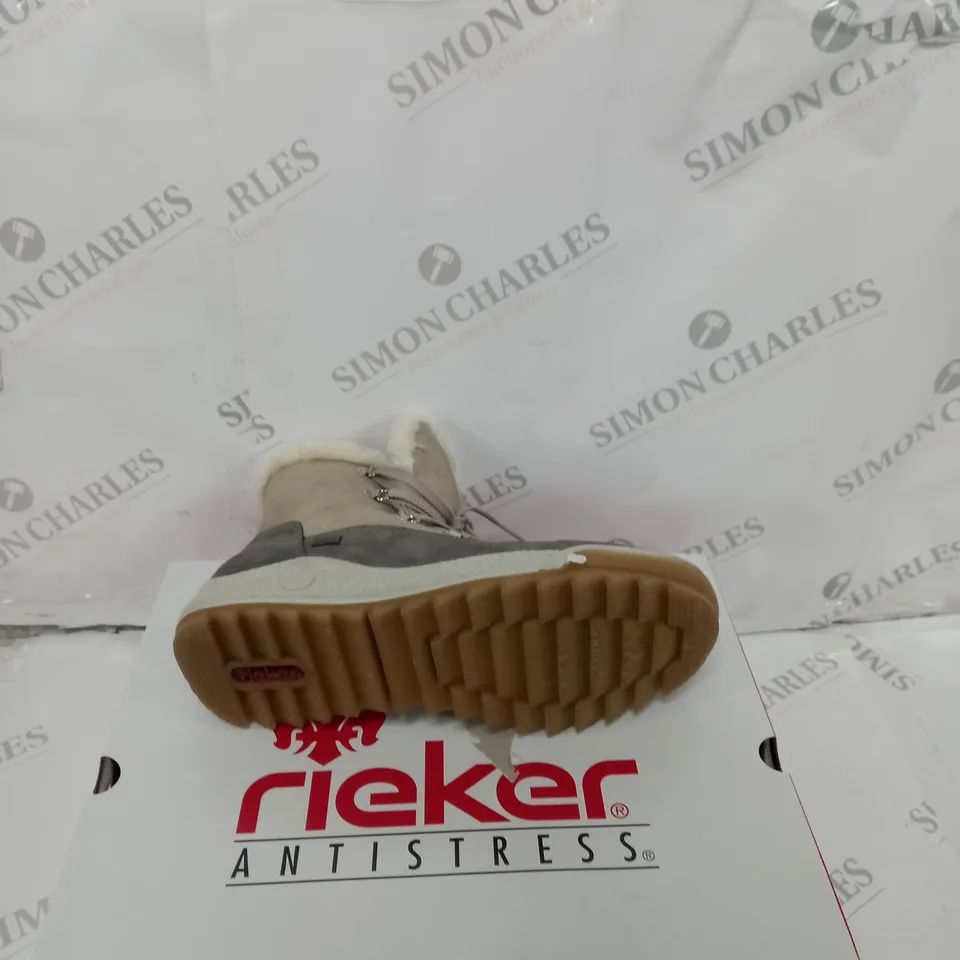 BOXED PAIR OF RIEKER ANTISTRESS WARM HIKING BOOTS SIZE 6.5 CREAM 