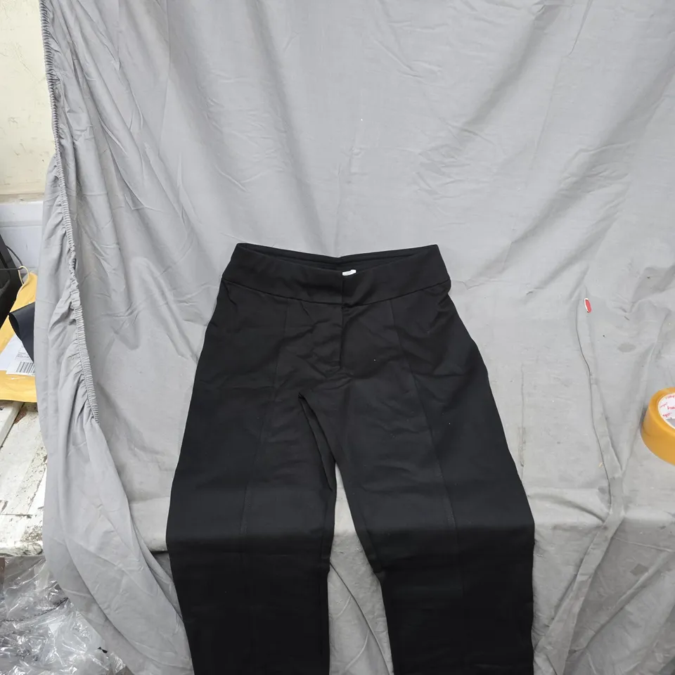 DANNII MINOGUE PETITES BLACK TROUSERS – UK 12P