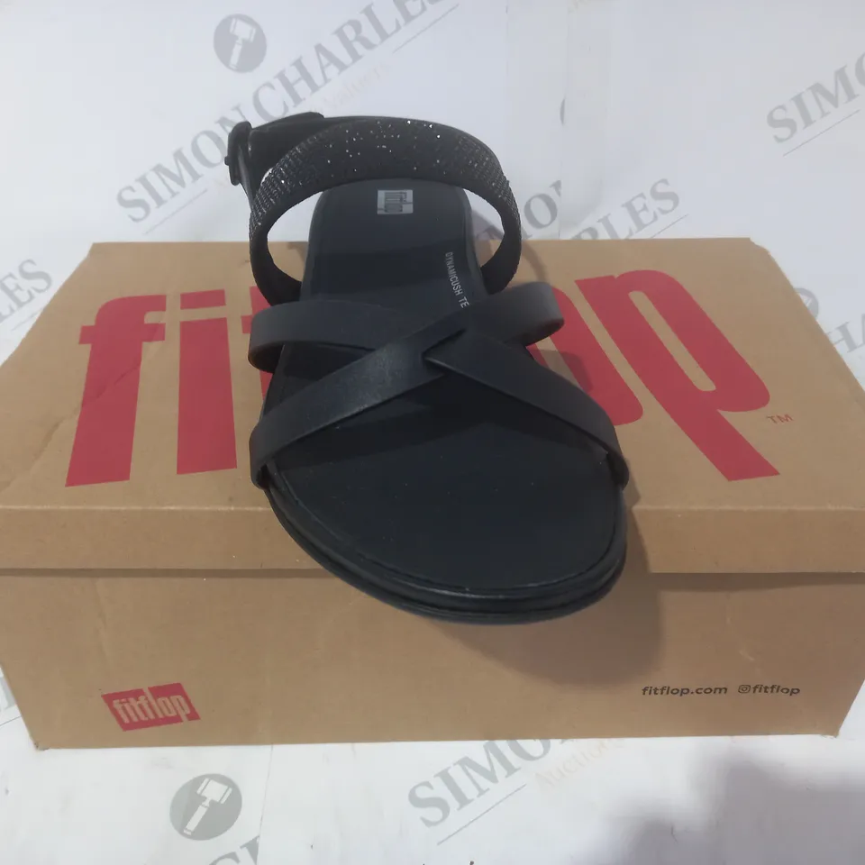 BOXED PAIR OF FITFLOP GRACIE CRYSTAL LEATHER OPEN TOE STRAPPY FLAT SANDALS IN BLACK UK SIZE 8
