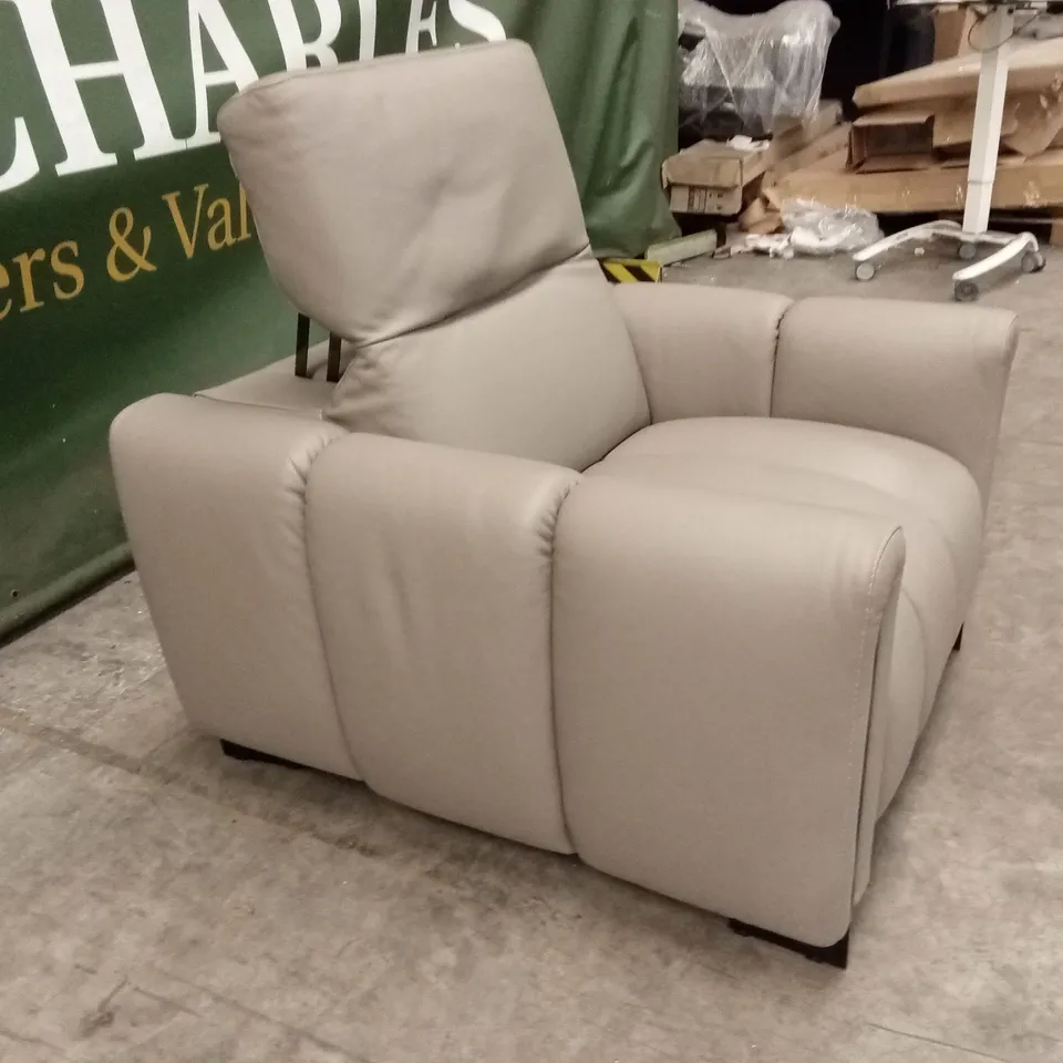 QUALITY DESIGNER ITALIAN MADE CREMA SCALED DOWN LEATHER ARMCHAIR